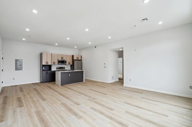 Photo - 1112 E Berks St Apartment