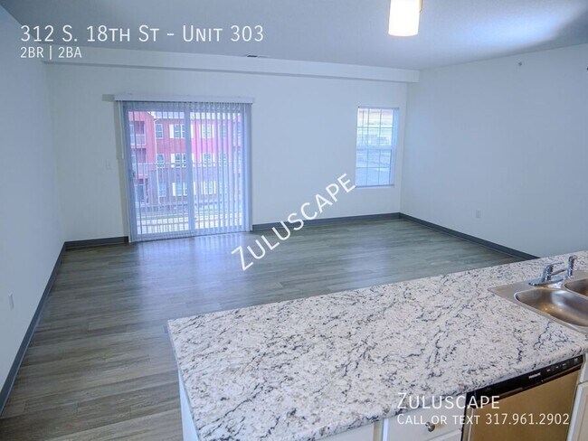 Building Photo - 312 S 18th St