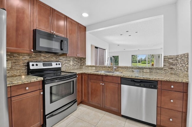 Building Photo - 9264 Vista Del Lago