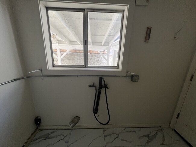 Foto del edificio - 575 Ash St SE