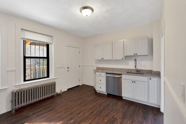 Building Photo - 868 Huntington Ave