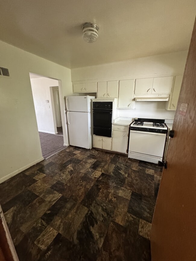 Building Photo - 6426 N 87th St