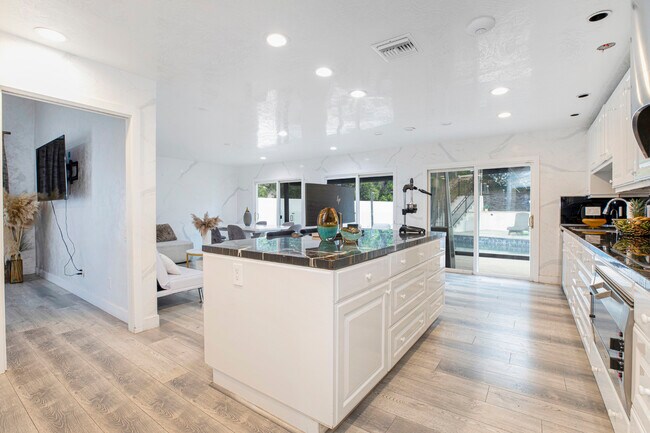 Building Photo - 12465 Nugent Dr