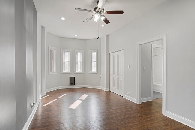 Foto del edificio - 5860 N Kenmore Ave
