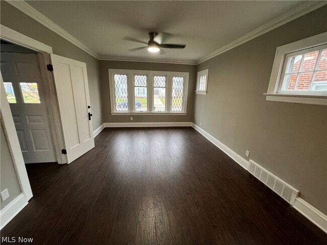 Building Photo - 3569 W 147th St