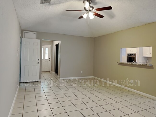 Building Photo - 5130 E Orem Dr