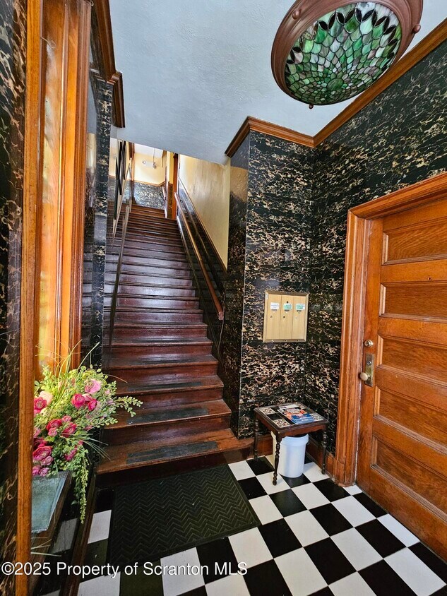 Foto principal - 218 S Franklin St