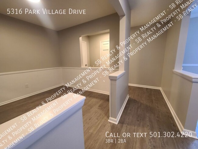 Building Photo - 3 Bed 2 Bath