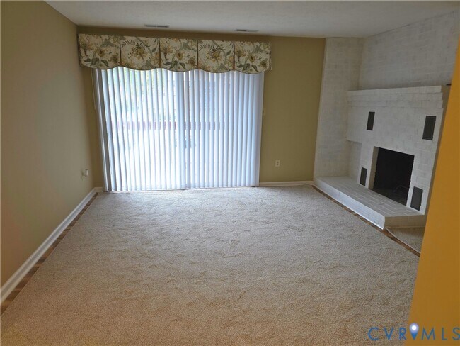 Building Photo - 4003 Governors Square