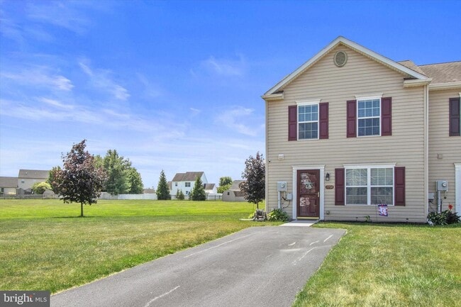 Building Photo - 3750 Mazeland Court