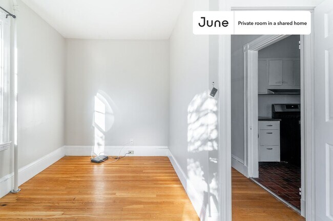 Building Photo - Room in Shared 3 bed/1 bath home