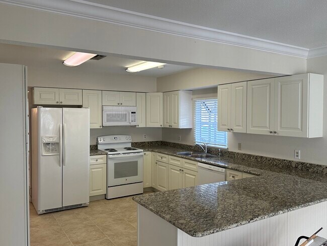 Kitchen - 413 Venus Dr