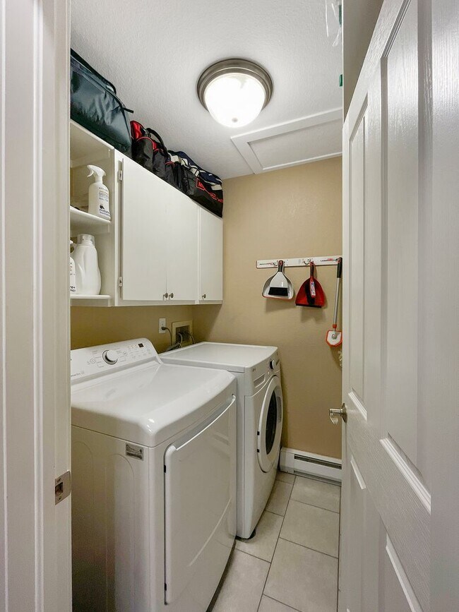 Building Photo - You asked for it! Winter Season Rental in FRISCO!!  One bedroom FURNISHED.  Just bring your skis!...