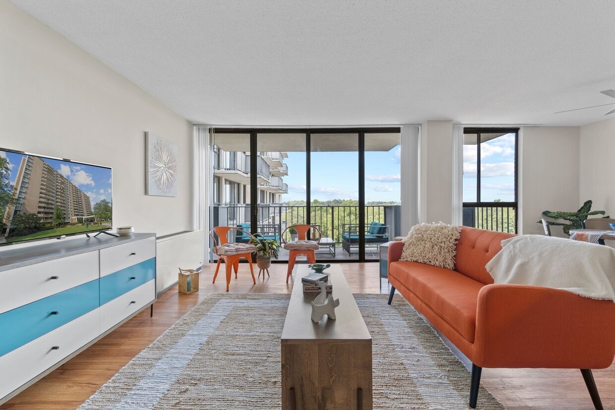 Primary Photo - Westchester Tower Apartments