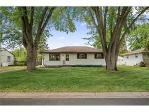 Building Photo - 9457 Saratoga Ln N