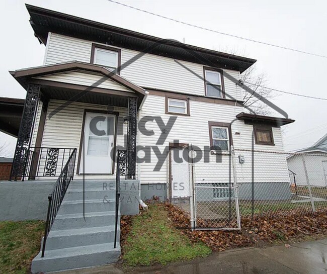 Foto del edificio - 3925 E 3rd St