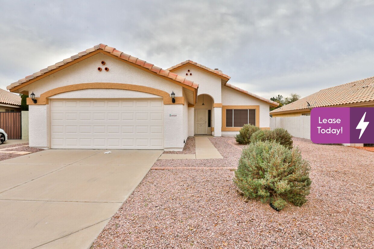 Primary Photo - 4230 E Woodland Dr