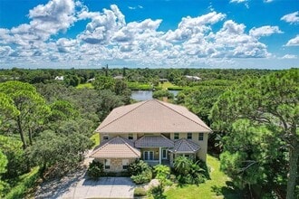 Building Photo - 1648 Bayshore Dr