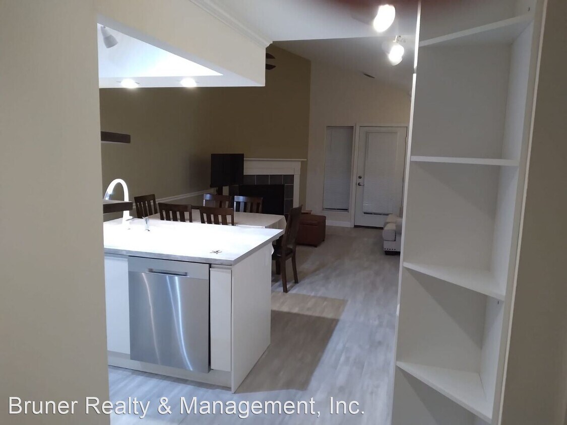 Primary Photo - 2 br, 2 bath House - 909 Harbor House Driv...