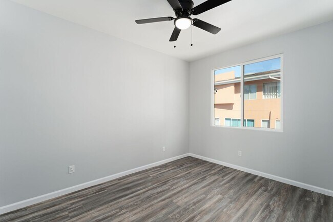 Foto del edificio - 6728-6736 Thomson Court
