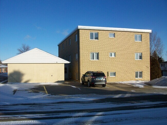 Foto del edificio - 1700 4th Ave NW