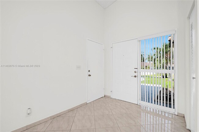 Foto del edificio - 3104 NW 109th Ave