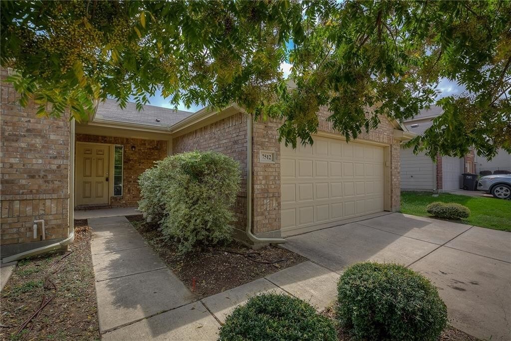 7512 Lazy Spur Blvd, Fort Worth, TX 76131 Townhome Rentals in Fort