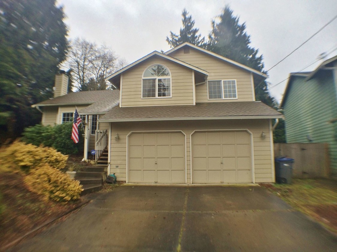 Primary Photo - 7719 Beachwood Ave NE