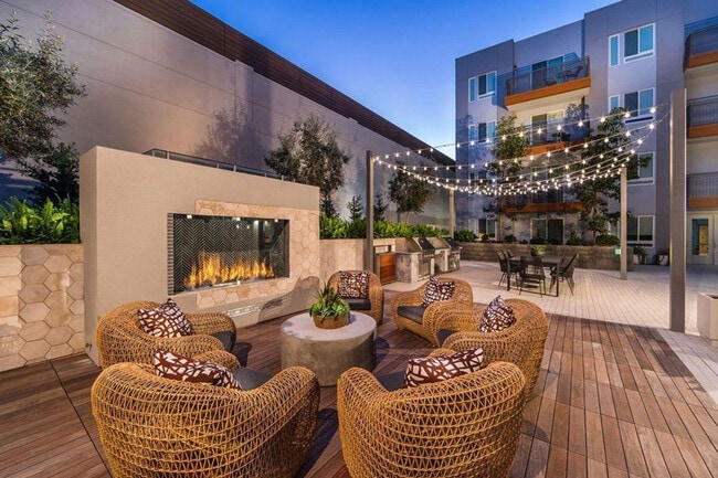 Foto del edificio - 345 E McKinley Ave