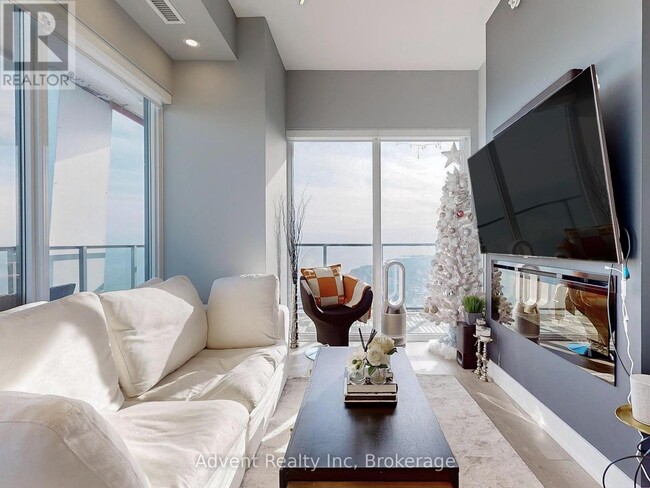 Building Photo - 30 Shore Breeze Dr