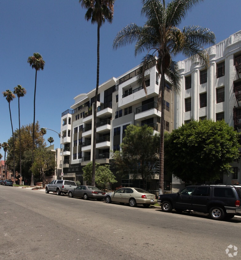 Primary Photo - Kingsley Villa