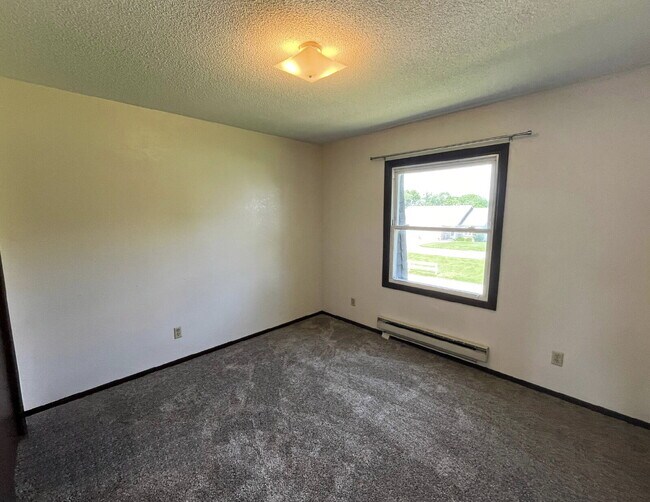 Foto del edificio - 1 Bed 1 Bath Apartment | 3 Michael St. Apt. 11 Streator, IL