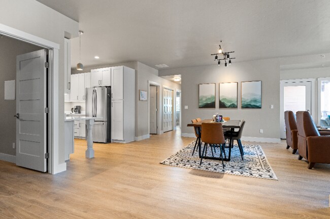 Foto del edificio - 6201 Shiloh Ave