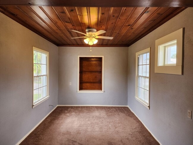 Building Photo - Sunnyside