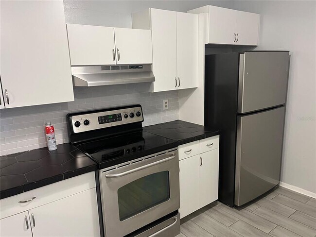 Building Photo - 616 Kenwick Cir