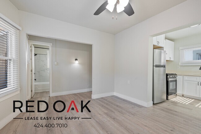 Building Photo - Newly Renovated One Bedroom Bungalow with ...