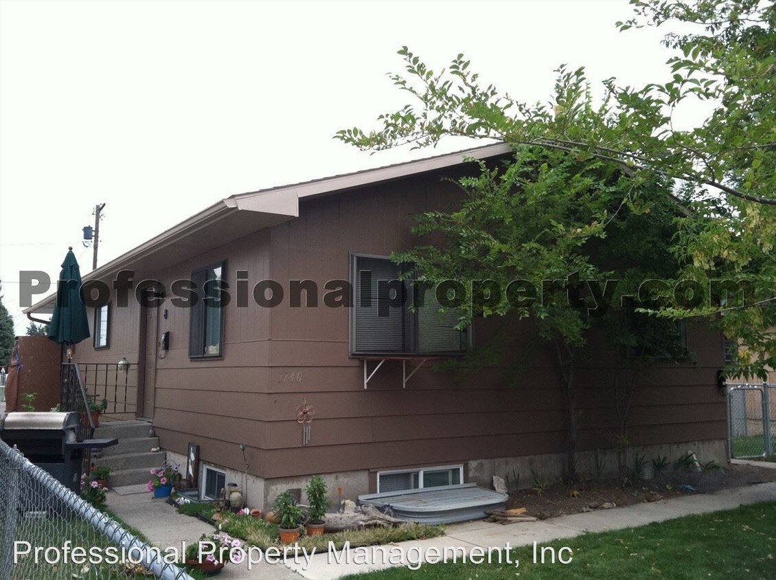 Building Photo - 1740 W Sussex Ave