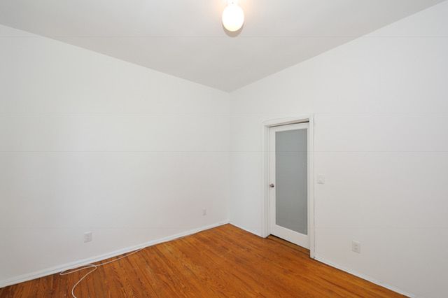 Building Photo - 190 Avenue of the Americas