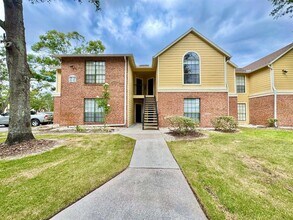 Building Photo - 8615 Mallard Reserve Dr