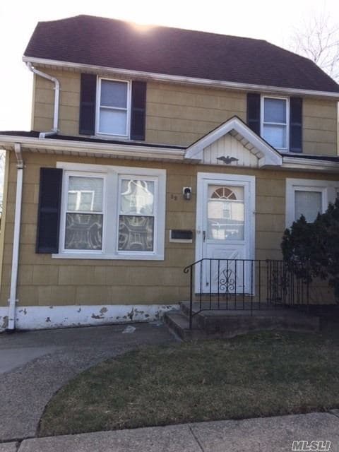 Primary Photo - 32 Center St