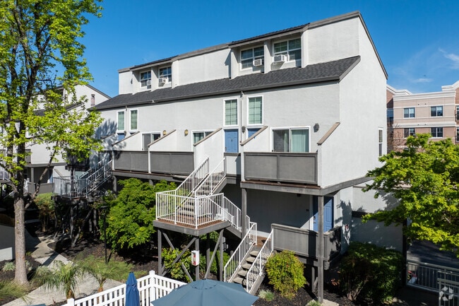 Building Photo - The Boulevard