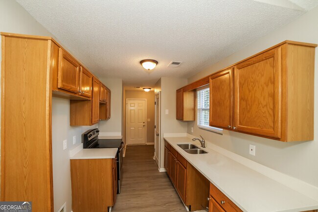 Building Photo - 21 Grist Mill Lane