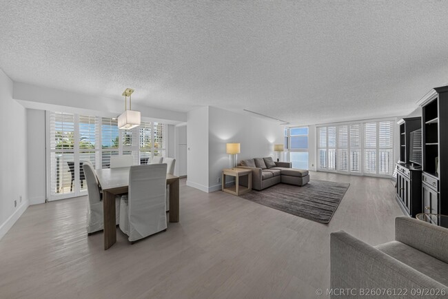Building Photo - 1370 S Ocean Blvd