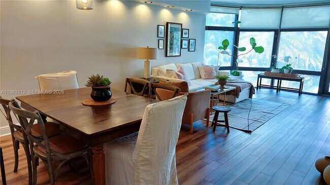 Building Photo - 3375 N Country Club Dr