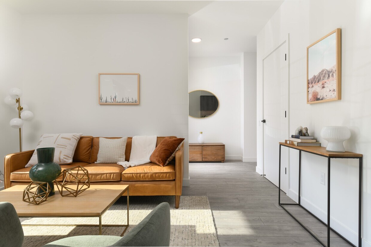 Foto principal - 917 W Madison St