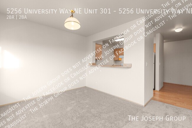 Foto del edificio - 5256 University Wy NE