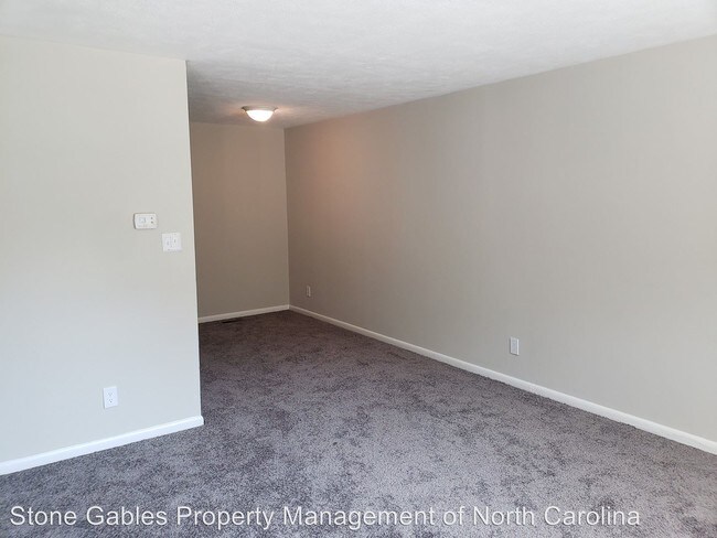 Building Photo - 826 Pilot Ave