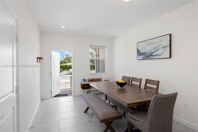 Foto del edificio - 12906 NW 22nd Pl