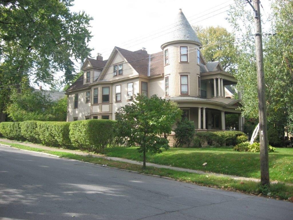 corner of Union & Park ave - 1022 Union St