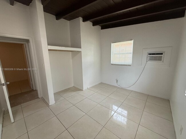 Foto del edificio - 381 NW 16th St